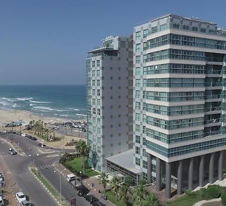 Oceanus Apartment Hotel Herzliya Exterior photo